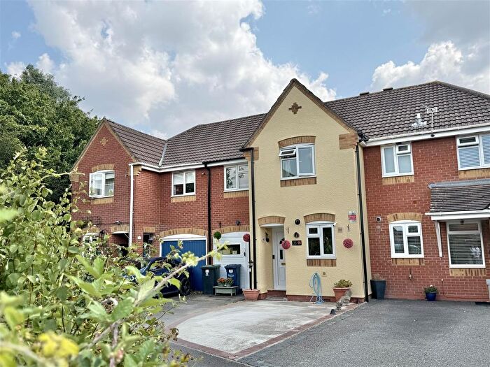3 Bedroom Property For Sale In Horsefields, Gillingham, SP8