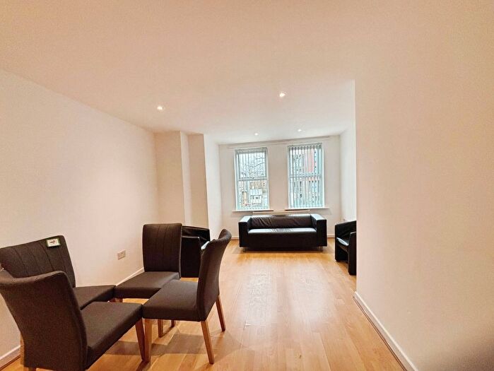 2 Bedroom Flat To Rent In Wilbraham Road, Manchester, Greater Manchester, M14