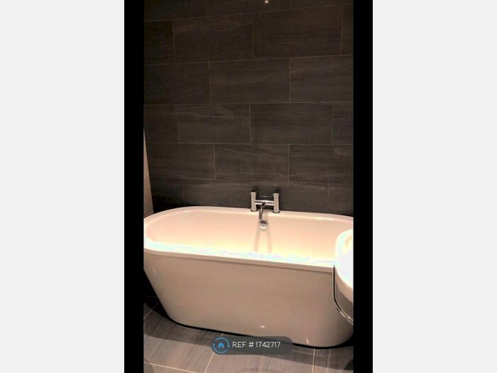 2 Bedroom Flat To Rent In Westfield Terrace, Leeds, LS7