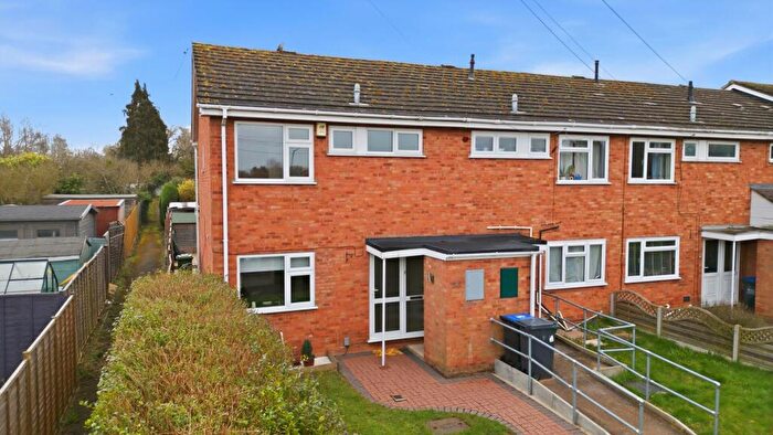 3 Bedroom End Of Terrace House For Sale In Spa View, Whitnash, Leamington Spa, CV31