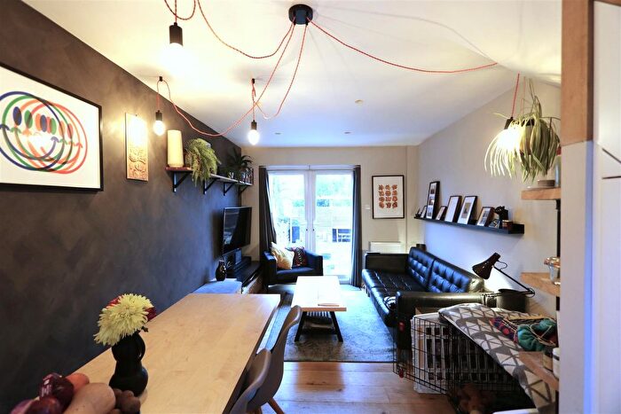 2 Bedroom Property To Rent In Cheltenham Close, New Malden, KT3