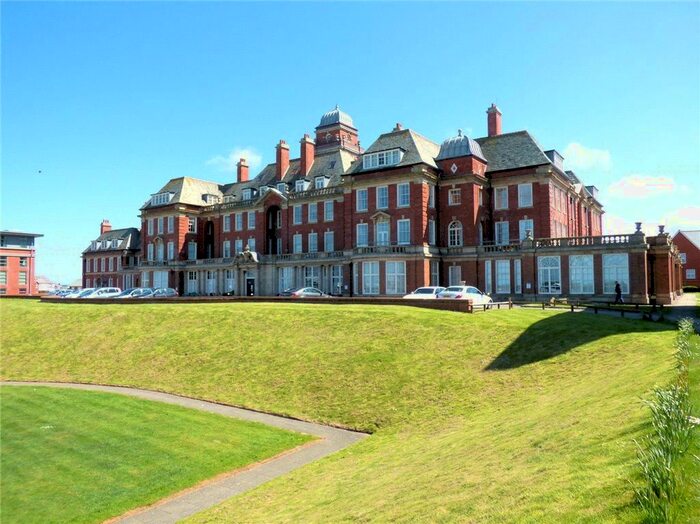 1 Bedroom Flat To Rent In Queens Promenade, Blackpool, FY2