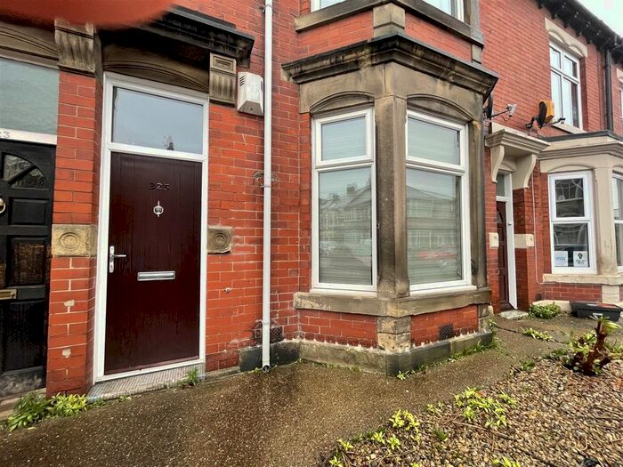 2 Bedroom Flat To Rent In Simonside Terrace, Heaton, Newcastle Upon Tyne, NE6
