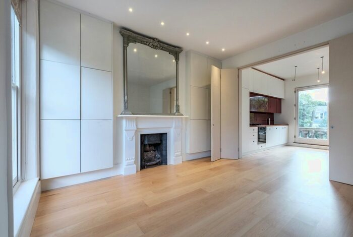3 Bedroom Flat To Rent In Christchurch Hill, London, NW3