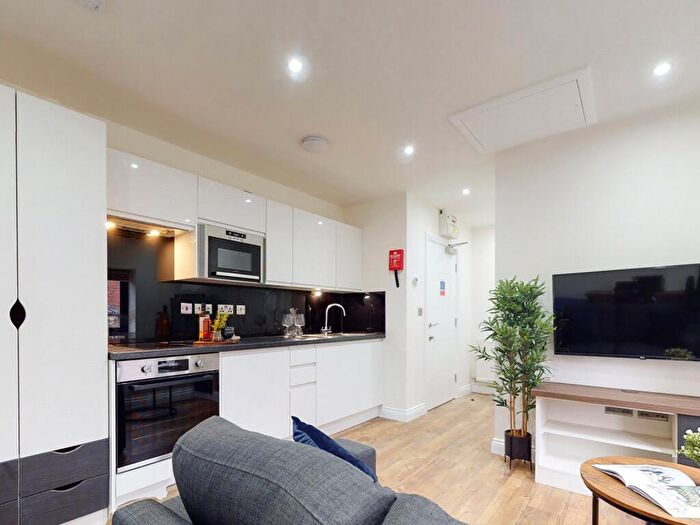 Apartment To Rent In Flat, Hyde Terrace #, LS2