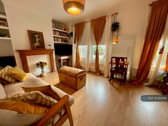 1 Bedroom Flat To Rent In Dallin Road, London, SE18