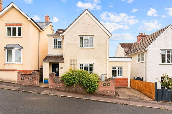 3 Bedroom Detached House For Sale In Folkestone Road, Salisbury, SP2