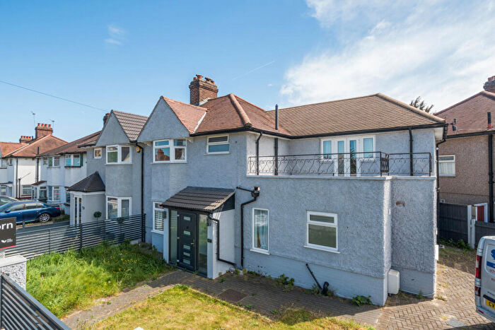 5 Bedroom Semi-Detached House For Sale In Southend Lane, London, SE6