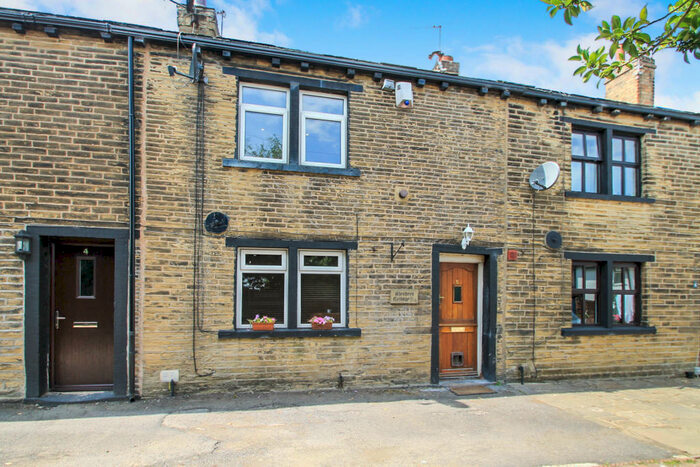2 Bedroom Terraced House To Rent In Womersley Place, Stanningley, Leeds, LS28