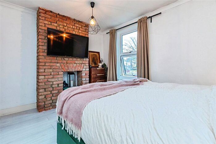 2 Bedroom End Of Terrace House For Sale In Stafford Street, Gillingham, ME7