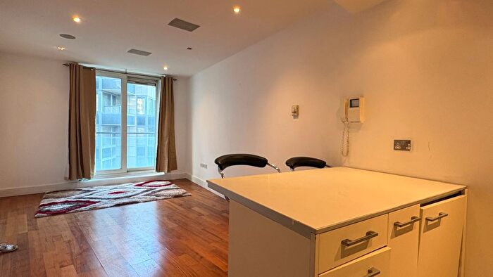 2 Bedroom Flat To Rent In Praed Street, London, W2