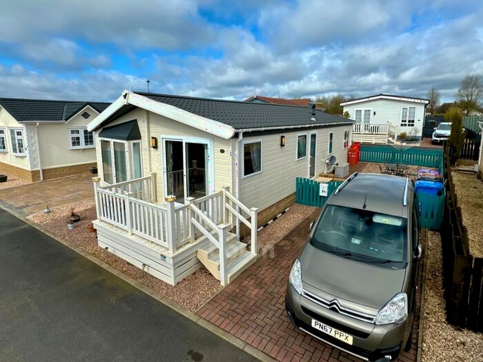 2 Bedroom Mobile/park Home For Sale In Willow Park, Burnhouse, Beith, KA15