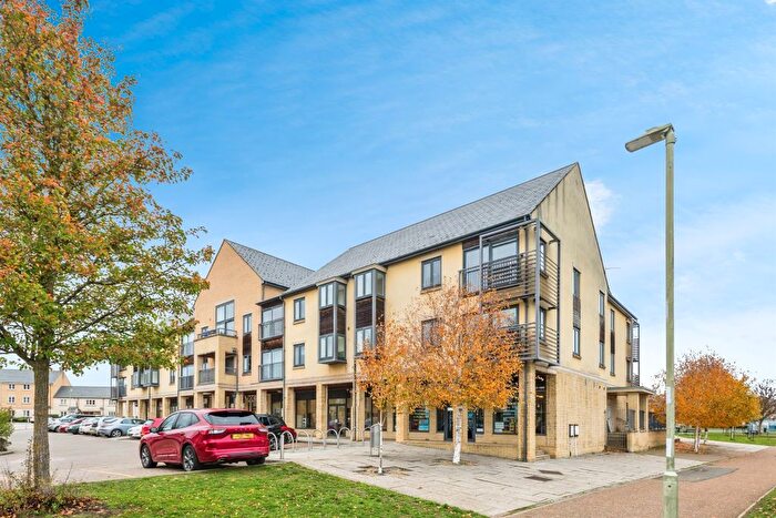 2 Bedroom Flat For Sale In Thornhill Close, Carterton, OX18