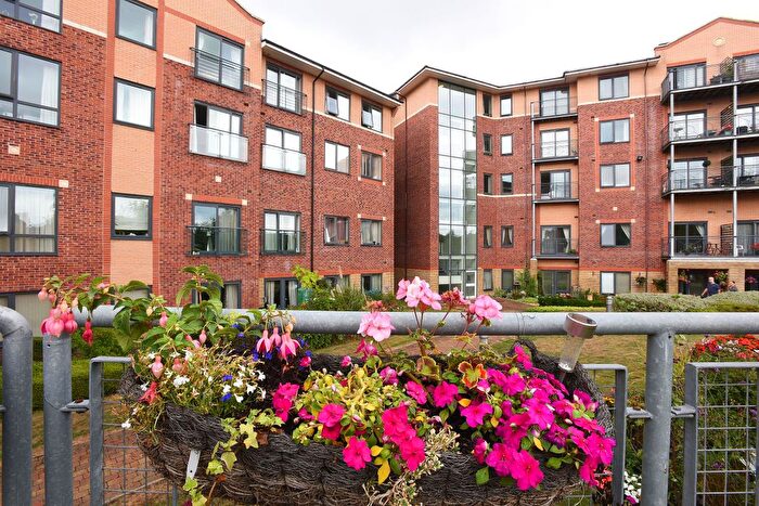 2 Bedroom Flat For Sale In Station Road, Sheffield, S13