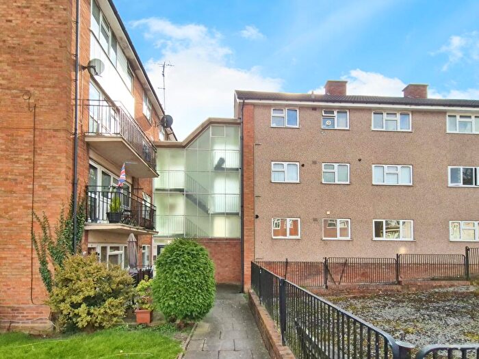 2 Bedroom Flat For Sale In Islington, Halesowen, B63