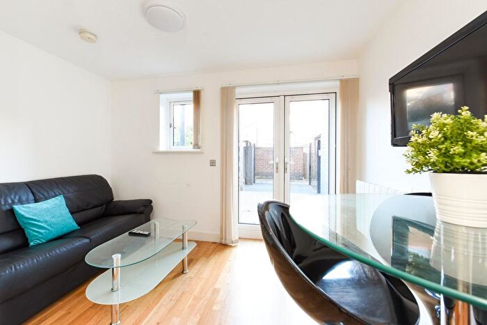 1 Bedroom Flat To Rent In Welford Road, Knighton Fields, Leicester, LE2