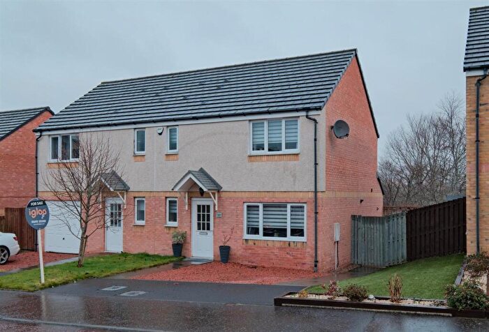 4 Bedroom Semi Detached House For Sale In Valleyfield Crescent, Hamilton, ML3