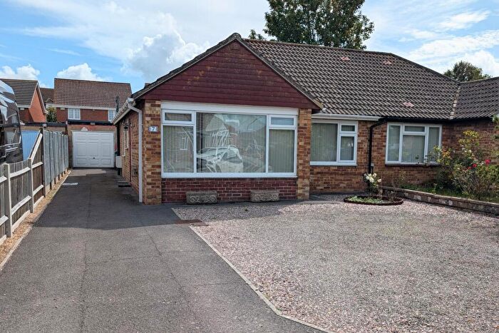 2 Bedroom Semi-Detached Bungalow For Sale In Tangyes Close, Stubbington, PO14