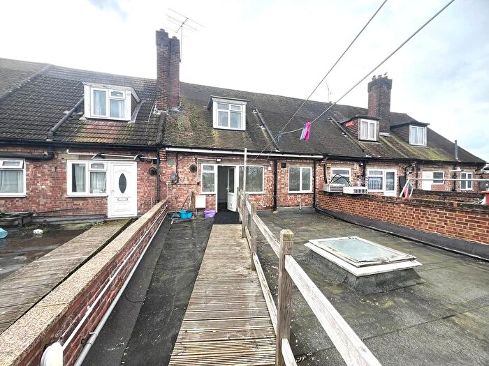 4 Bedroom Flat To Rent In Hampton Road West, Feltham, TW13