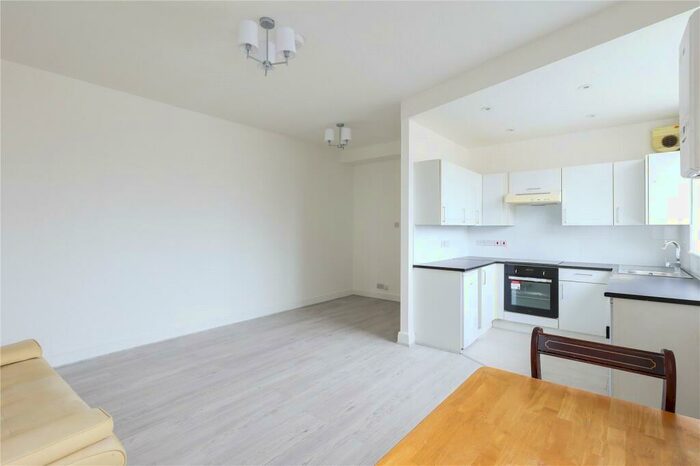 1 Bedroom Apartment To Rent In Camden Road, Holloway, London, N7