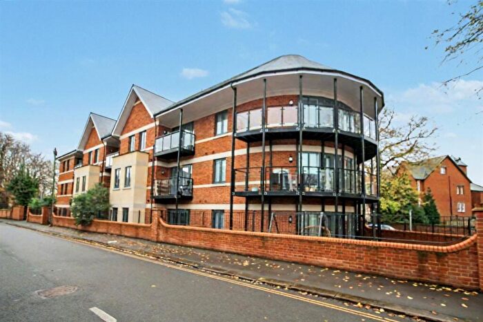 2 Bedroom Apartment For Sale In Haymarket Rise, Linden Road, Bedford, MK40