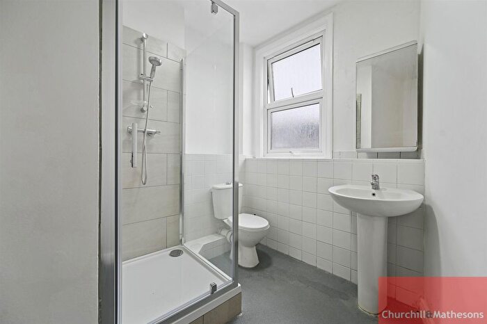 3 Bedroom Flat To Rent In Goodson Road, Harlesden, NW10