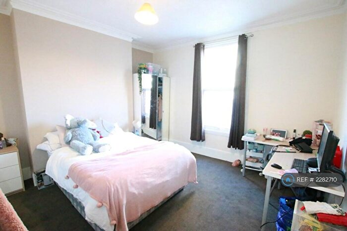 6 Bedroom Terraced House To Rent In Watlington Street, Reading, RG1