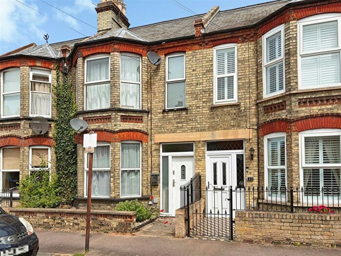 2 Bedroom Flat For Sale In Rous Road, Newmarket, CB8