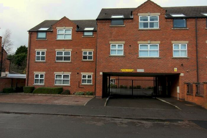 2 Bedroom Apartment To Rent In Flat, Porchester Court, NG3