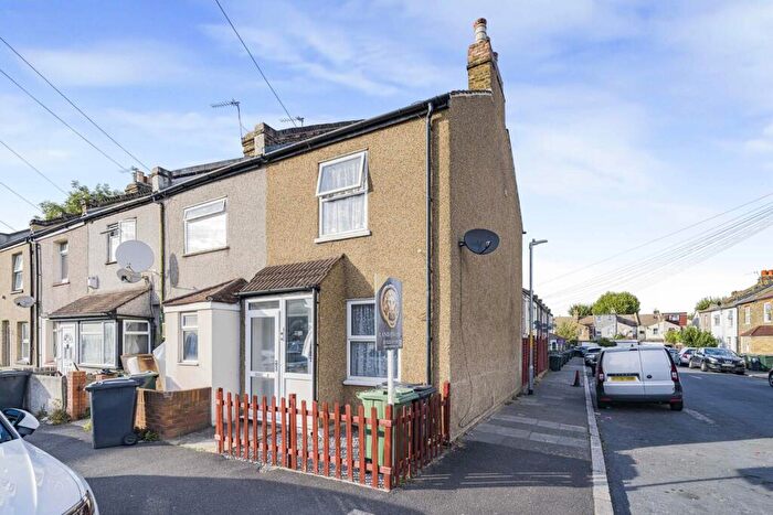 2 Bedroom End Of Terrace House For Sale In Waldeck Road, Dartford, DA1