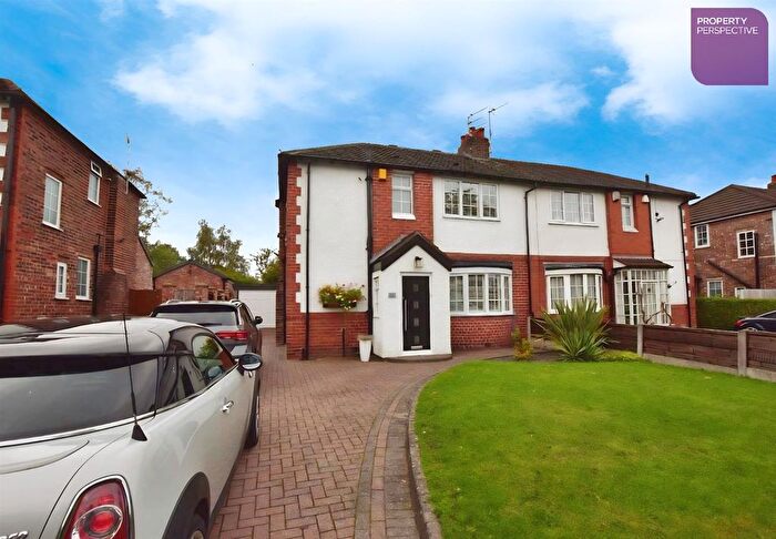 3 Bedroom Semi Detached House For Sale In Davyhulme Road, Urmston, Manchester, M41