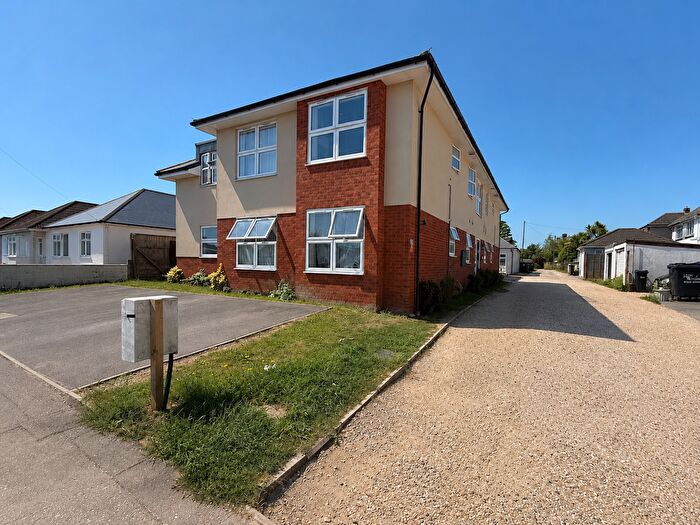 2 Bedroom Flat To Rent In , Lower Ashley Road, New Milton, BH25