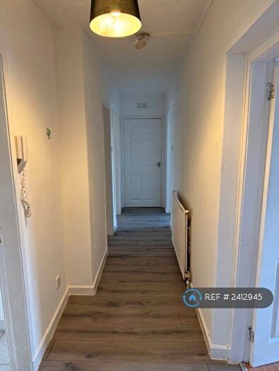 2 Bedroom Flat To Rent In Croftfoot Drive, Glasgow, G45