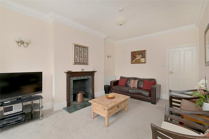 2 Bedroom Flat To Rent In Coleherne Road, Earls Court, London SW10