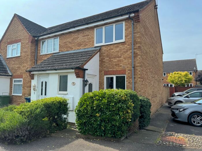 2 Bedroom Property To Rent In Mayors Close, March, PE15