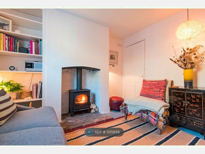 2 Bedroom Terraced House To Rent In Three Kings Yard, Sandwich, CT13