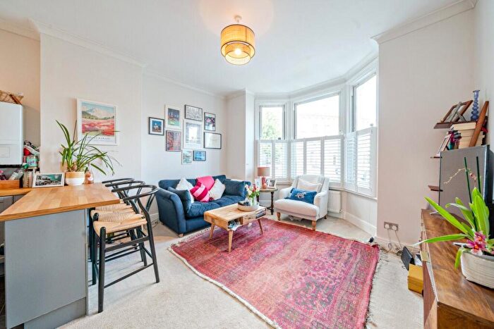 1 Bedroom Flat For Sale In Cornford Grove, Balham, London, SW12