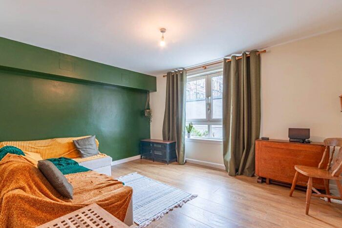 2 Bedroom Flat To Rent In L Cadiz Street, Edinburgh, EH6