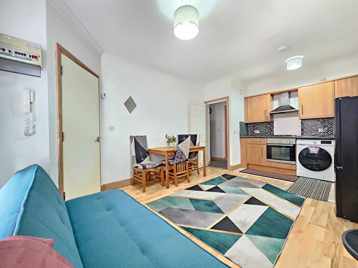 2 Bedroom Flat To Rent In Windsor Street, Luton, LU1