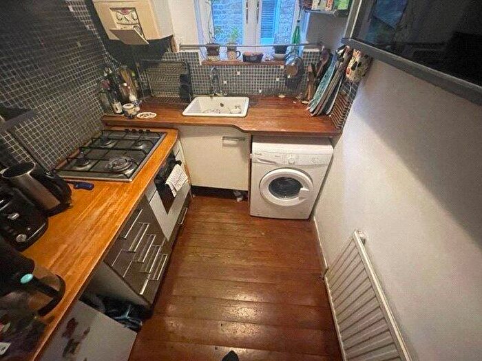 2 Bedroom Apartment To Rent In Higham Road, Tottenham, London, N17