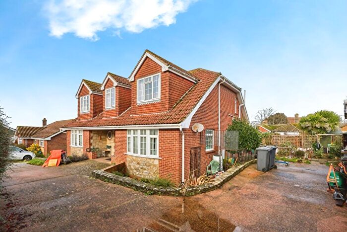 4 Bedroom Bungalow For Sale In Denton Gardens, East Cowes, Isle Of Wight, PO32