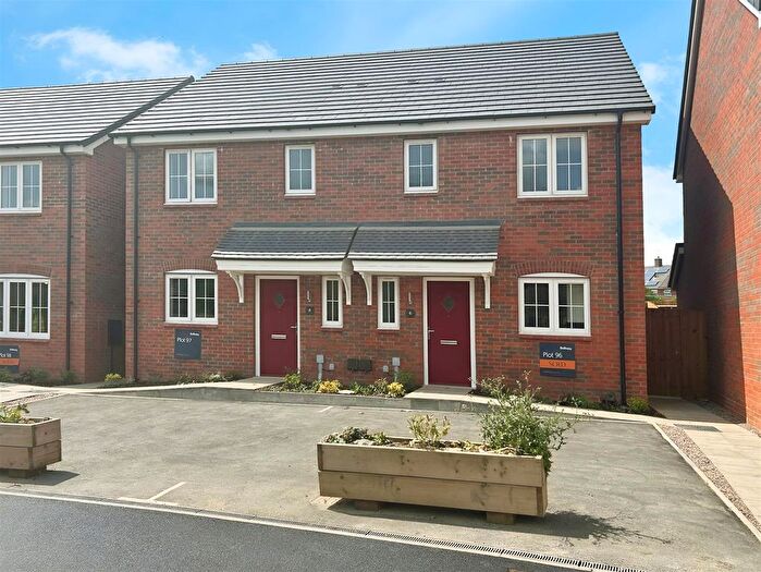 3 Bedroom Town House For Sale In The Crescent, Stoke On Trent, ST3