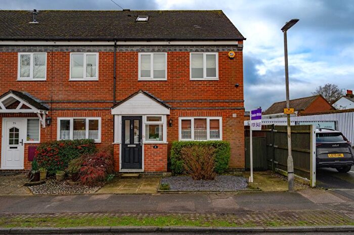 3 Bedroom End Terrace House For Sale In The Crescent, Abbots Langley, WD5