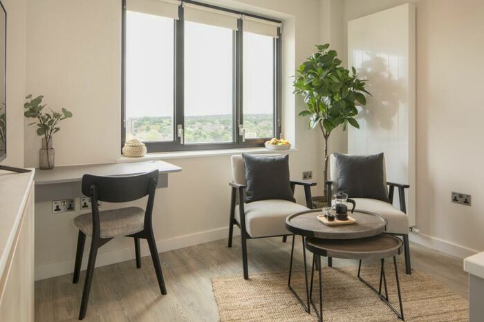 Apartment To Rent In College, Road Croydon, CR0