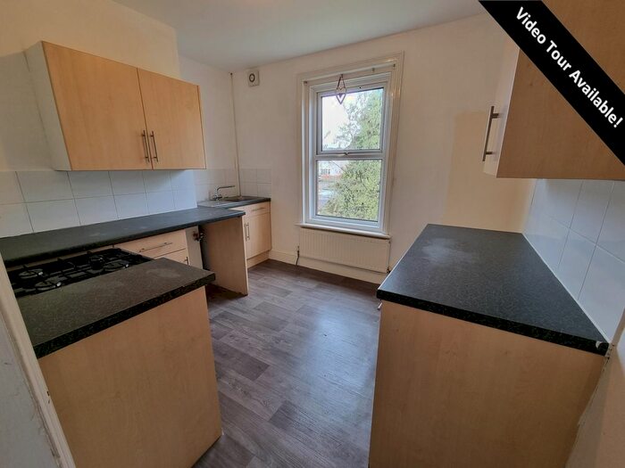 2 Bedroom Flat To Rent In Stanfield Road, Winton, Bournemouth, BH9