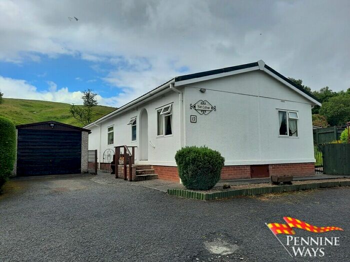 2 Bedroom Mobile/park Home For Sale In Blenkinsopp Castle, Greenhead, CA8