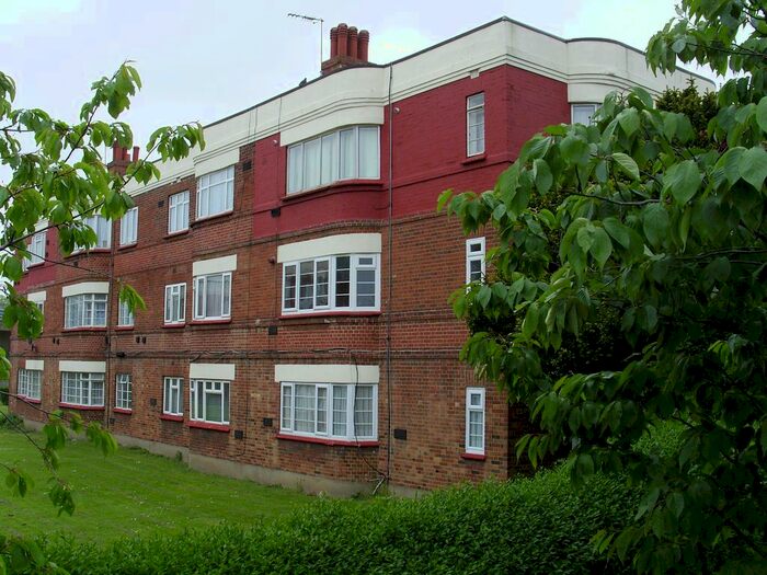 3 Bedroom Flat To Rent In Gilda Court, Hendon, London, NW7