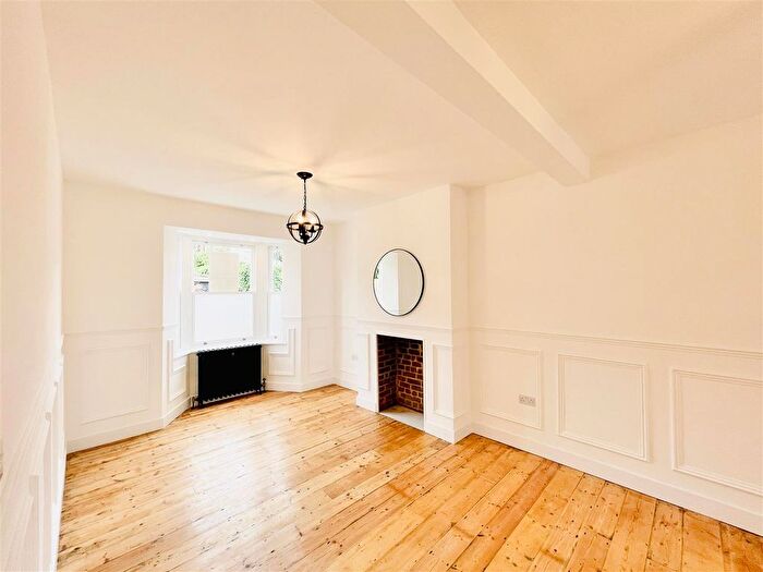 3 Bedroom Property For Sale In Aubrey Road, London, E17