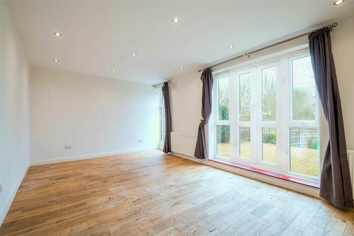 4 Bedroom Terraced House To Rent In Wanley Road, London, SE5