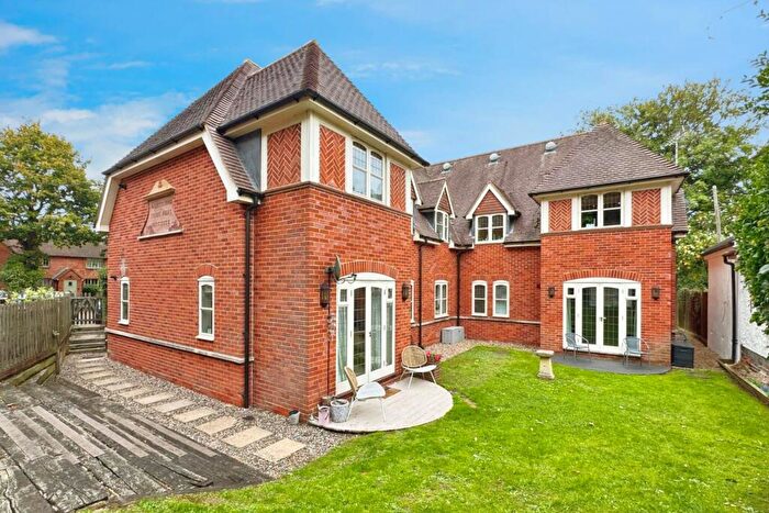 2 Bedroom Maisonette To Rent In Chapel Lane, Spencers Wood, RG7